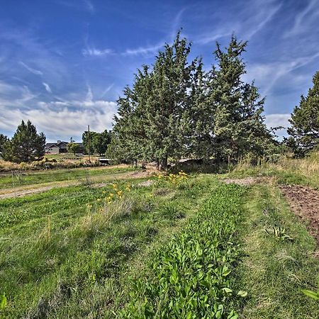 Updated Farmhouse With Deck On Central Oregon Canal! Villa Bend Exterior foto