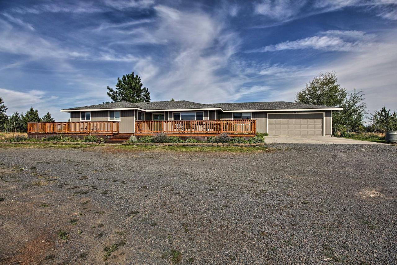 Updated Farmhouse With Deck On Central Oregon Canal! Villa Bend Exterior foto